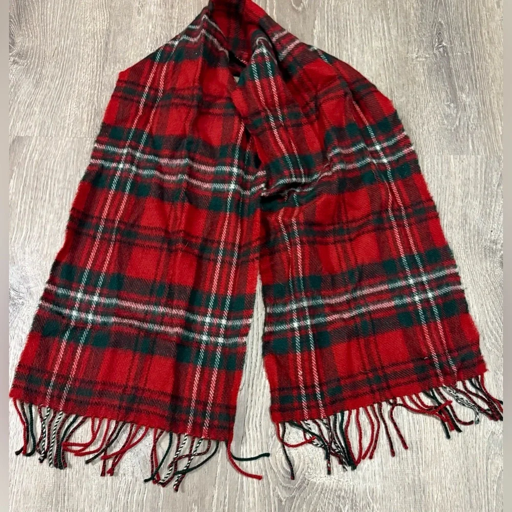 Lochcarron Scotland Wool Tartan Scarf Red Green Plaid Highlander Wrap Fringe